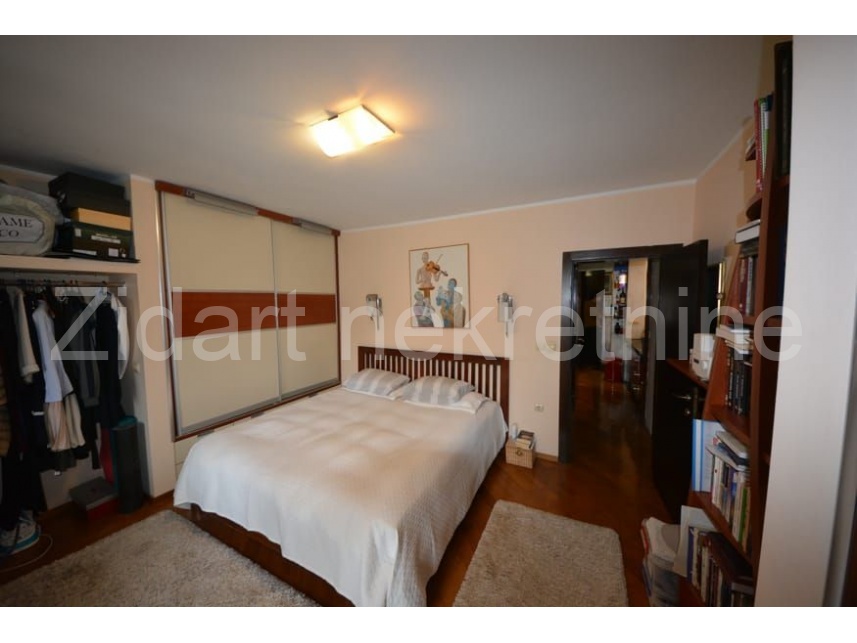 Квартира, 1087 м², 288 000$ — FAKTOR